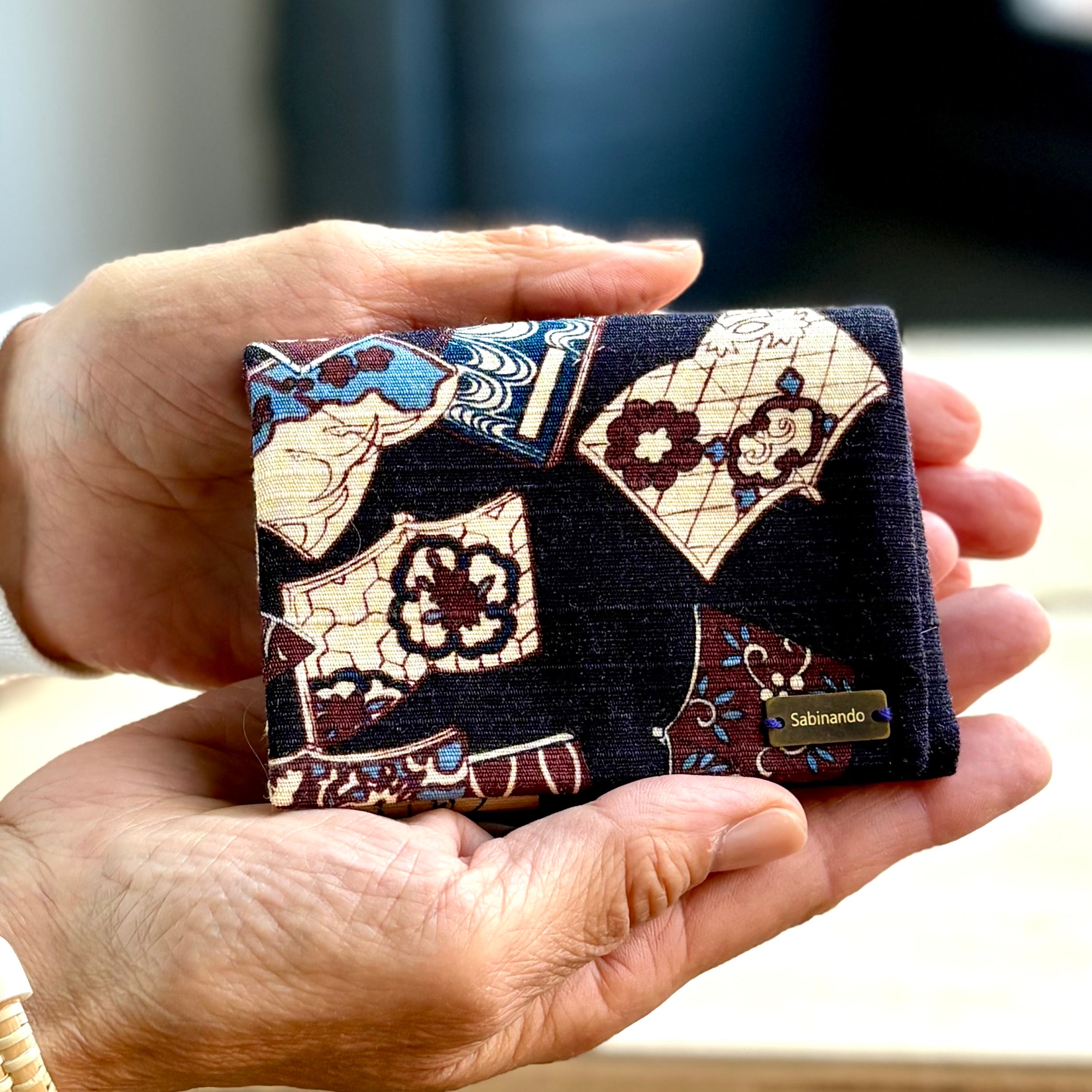 Sabinando Handsewn Vintage Textile Wallet – Hashi Pottery