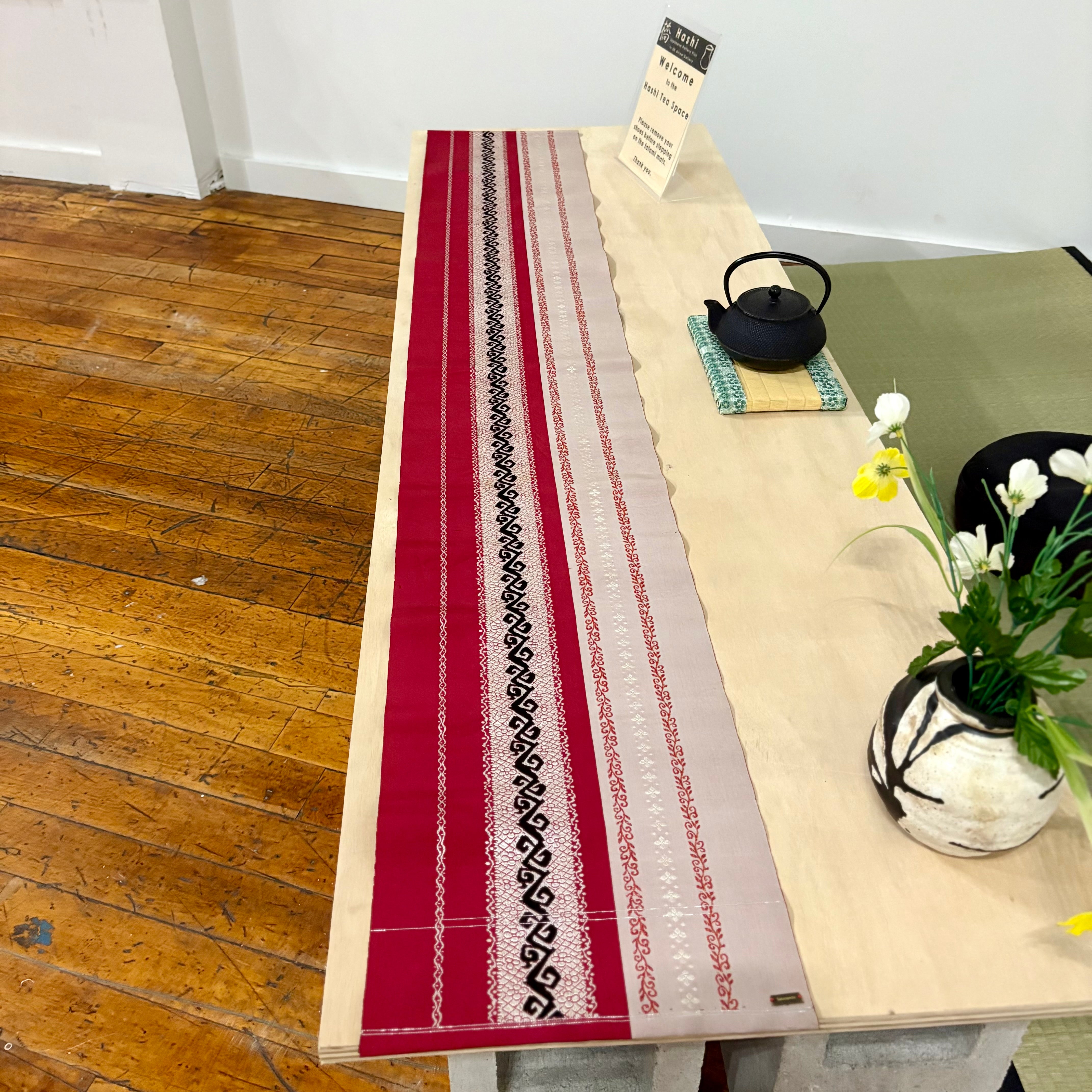 table runner 「更紗夢」　帯リメイク　正絹　西陣織 table runner 「更紗夢」 帯リメイク 正絹