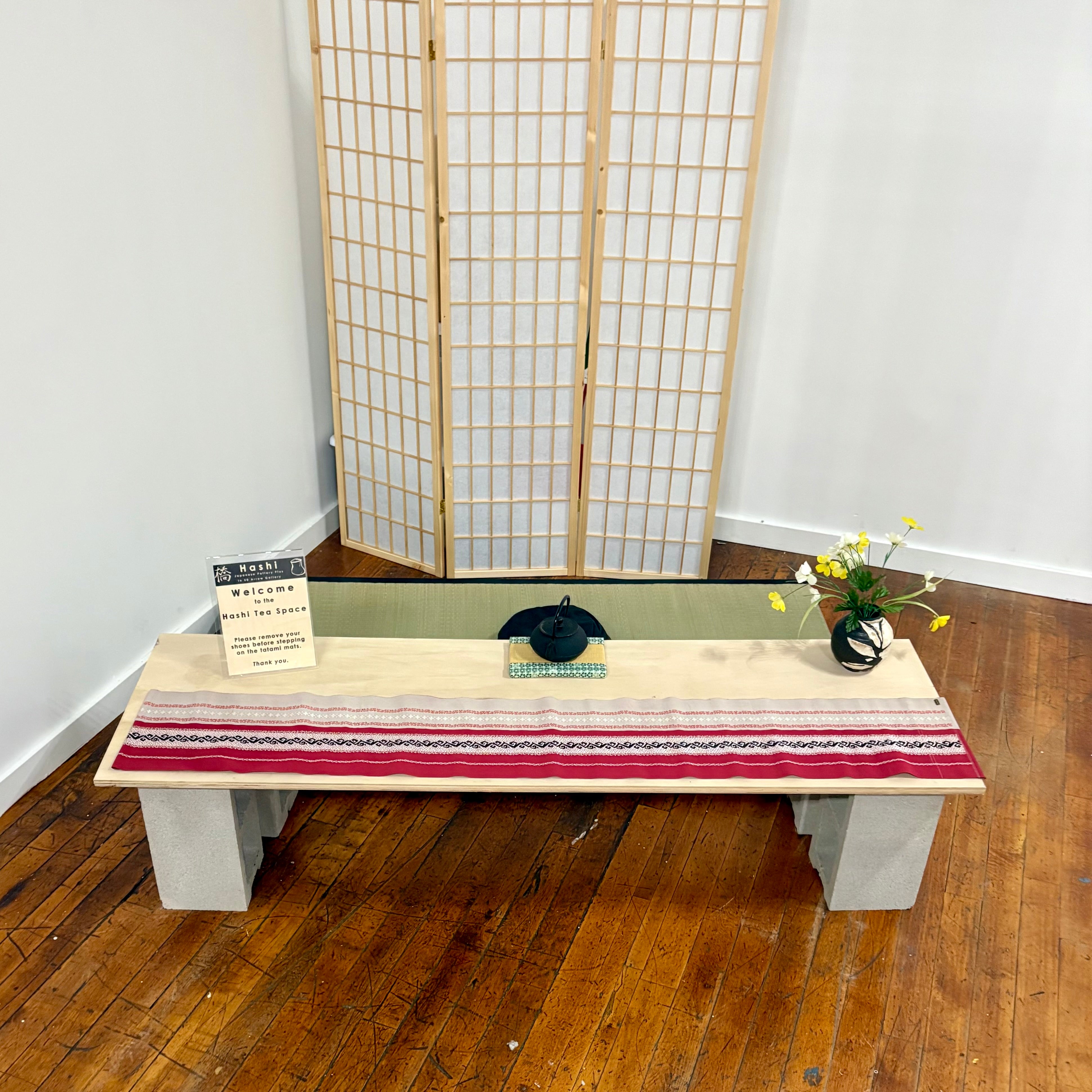 Sabinando Red Obi Table Runner – Handsewn from Vintage Kimono